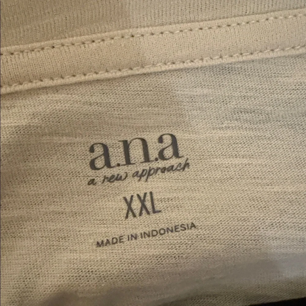 a.n.a Womens Plus VNeck Short Sleeve T-Shirt Size XXL NWT - Picture 3 of 5